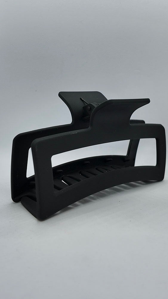 Black hair claw clip