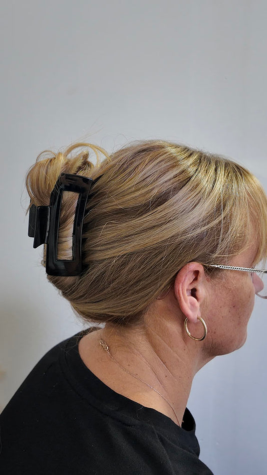 Black claw clip 