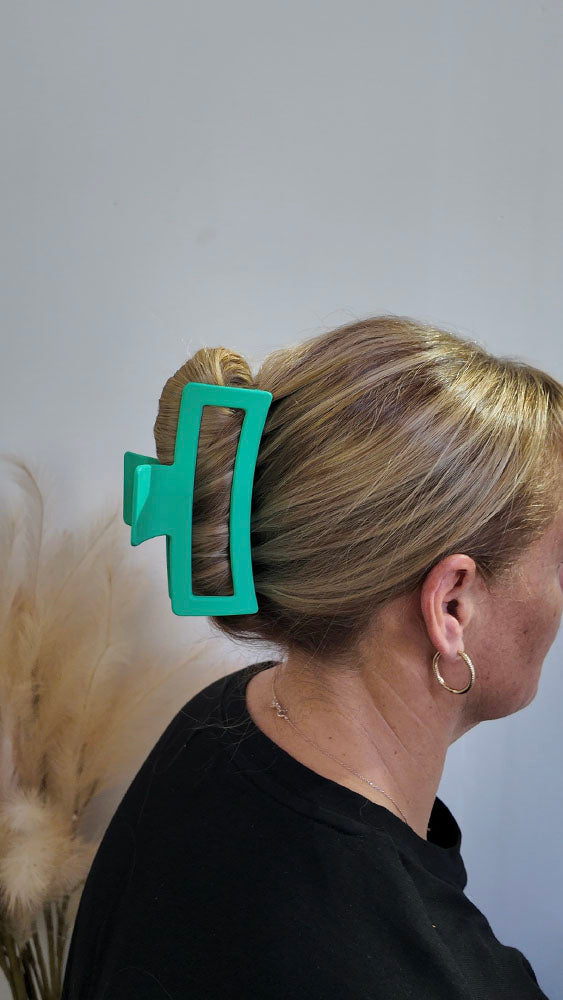 Aqua jumbo claw clip 