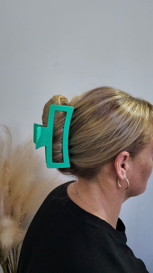 Aqua jumbo claw clip 
