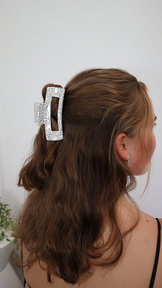 Black and white hair claw clip 