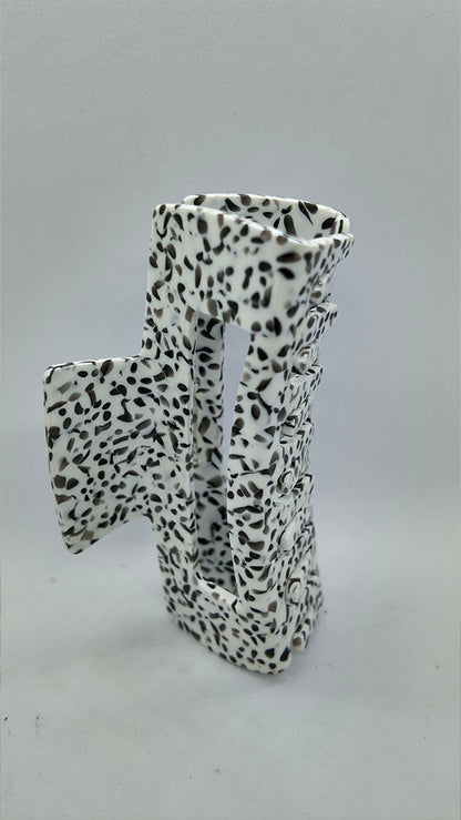 Black and white hair claw clip 