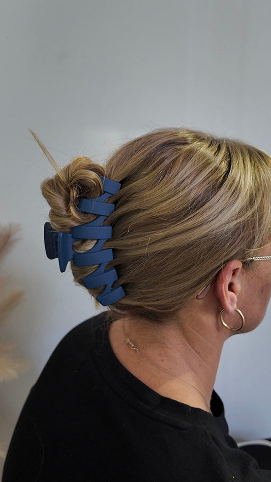 Blue claw clip jumbo 