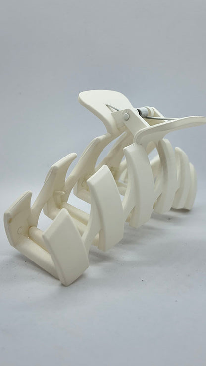 White hair claw clip