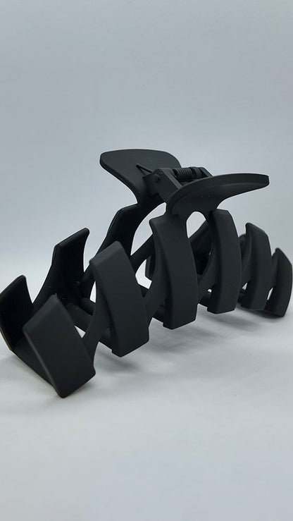 Black hair claw clip
