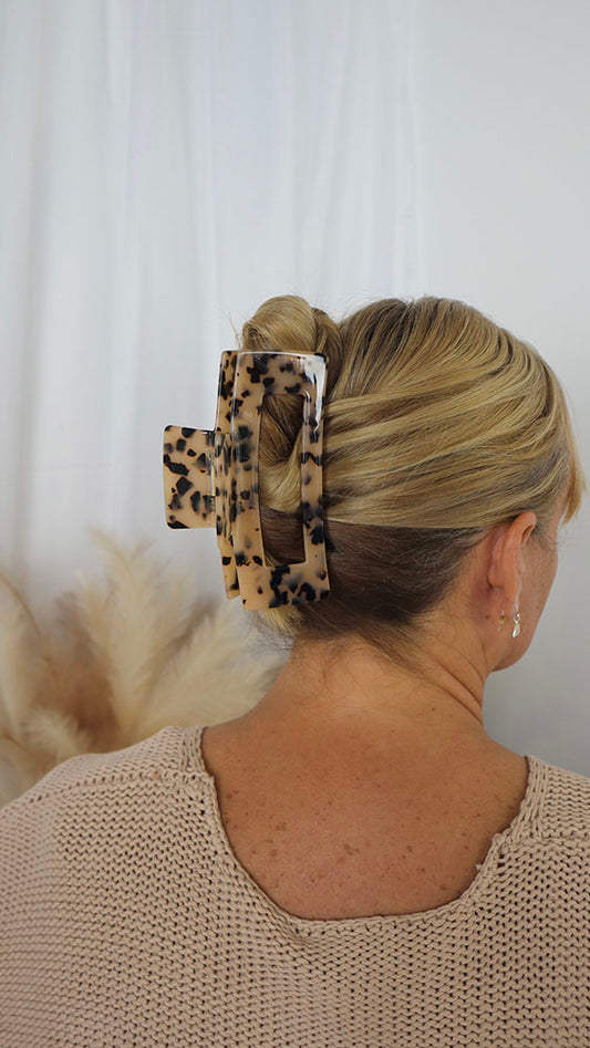 Leopard hair claw clip